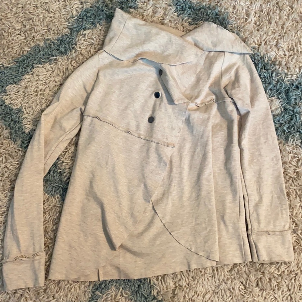 Cream/tan Kensie button up type jacket